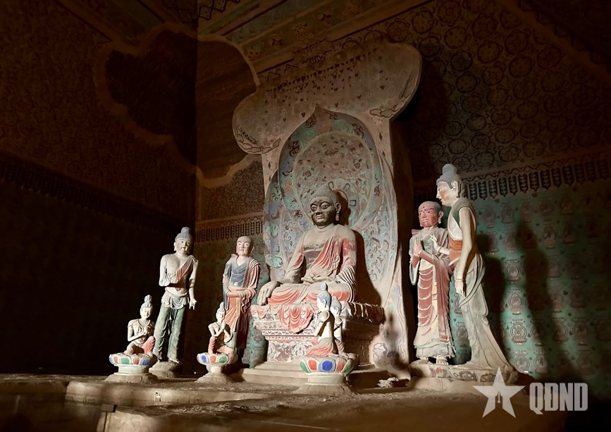 “Ngàn Phật động” giữa nghìn năm bão cát sa mạc